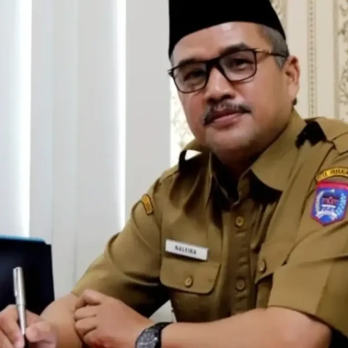 Kepala Dinas Pendidikan Kota Payakumbuh Nalfira memastikan bahwa keterlambatan gaji PPPK paruh waktu murni disebabkan oleh kendala regulasi BOSP terbaru dan bukan faktor kelalaian. Pemerintah daerah saat ini sedang menggesa penyelesaian administrasi agar hak seluruh pegawai segera terpenuhi pada Sabtu, 25 April 2026