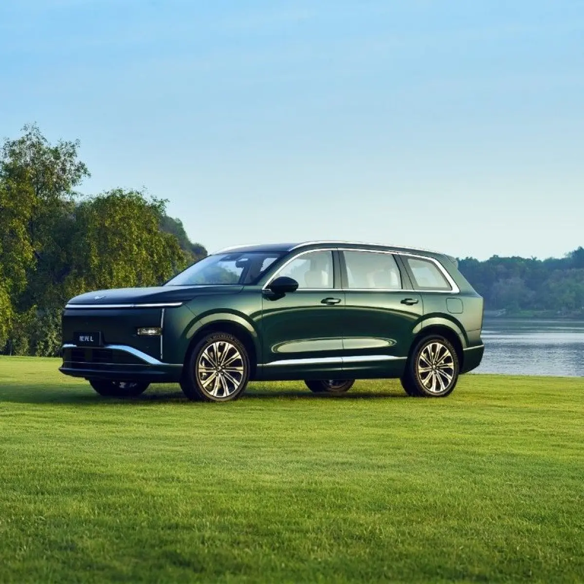 Wuling Resmi Perkenalkan Xingguang L: SUV Plug-in Hybrid Enam Penumpang dengan Sentuhan Desain Klasik China