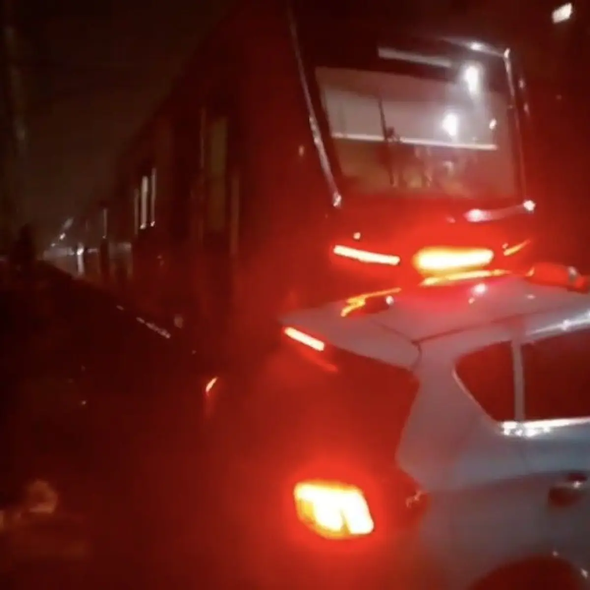 Misteri Mobil Listrik Mogok di Rel: Kecelakaan Beruntun KRL dan Argo Bromo di Bekasi Tewaskan Korban Jiwa