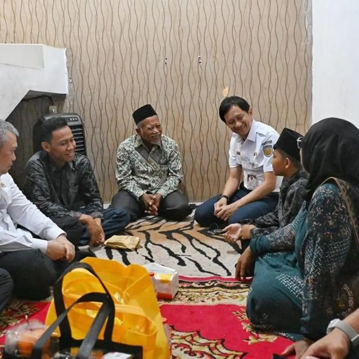 Menhub Pastikan Jaminan Penuh Pemerintah untuk Keluarga Korban Tragedi KA Bekasi