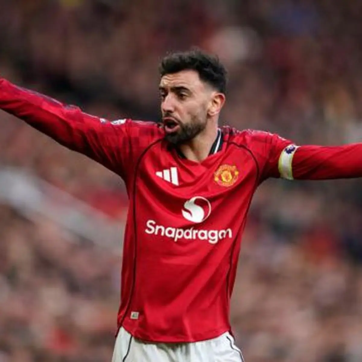 Kapten Manchester United, Bruno Fernandes, Desak Kejelasan Visi Klub Demi Meraih Gelar Bergengsi