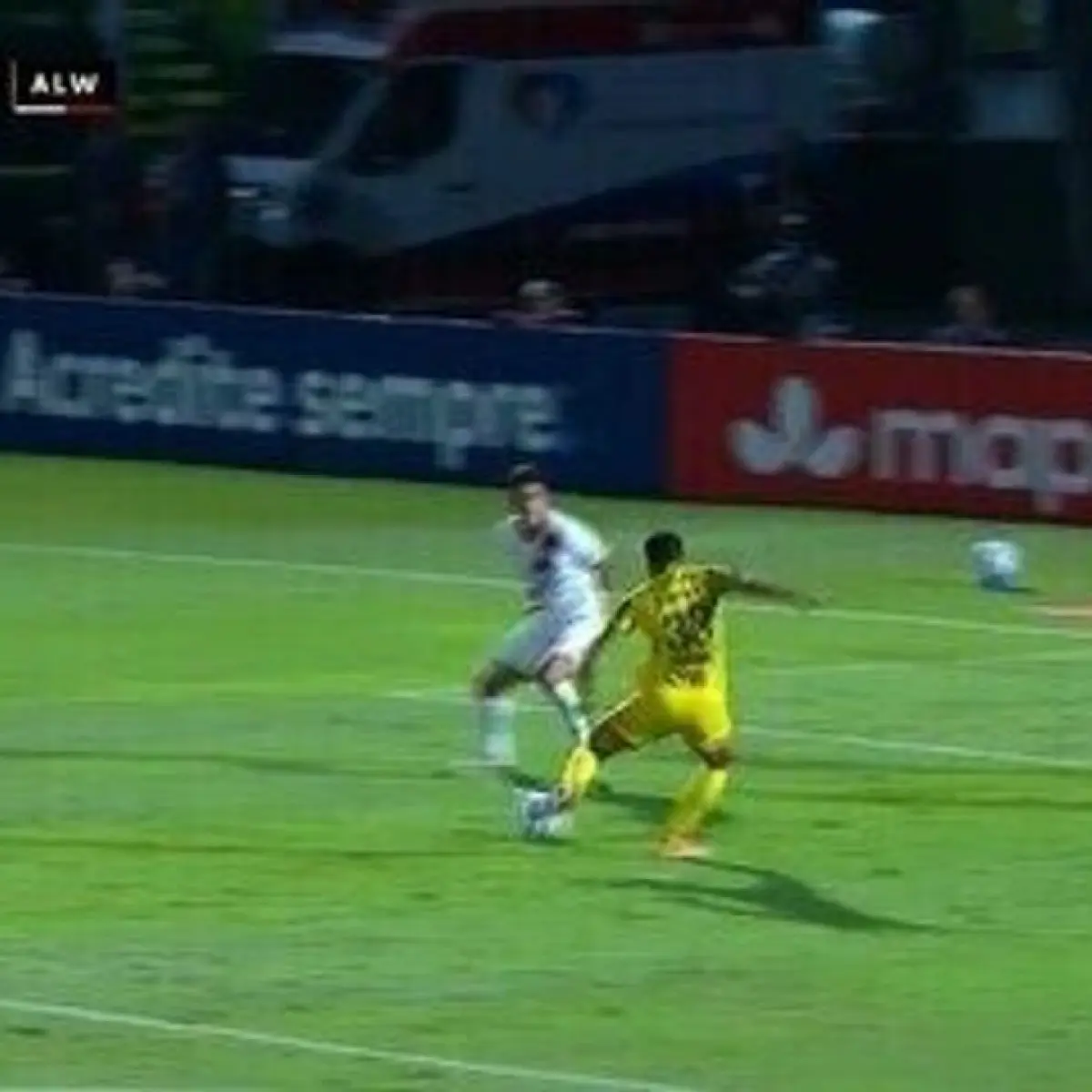 1 dari 1 Tim Mirassol berpose untuk foto dalam pertandingan Libertadores — Foto: Joisel Amaral/AGIF