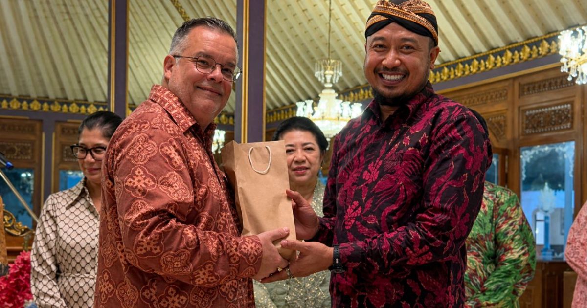 Rangkaian festival diawali dengan pertemuan budaya di Sasana Handrawina yang mempertemukan pihak Keraton Surakarta dengan delegasi seni dari Chile. Duta Besar Chile untuk Indonesia, Mario Ignacio Artaza Loyola, hadir langsung menemui Sinuhun PB XIV/Dok