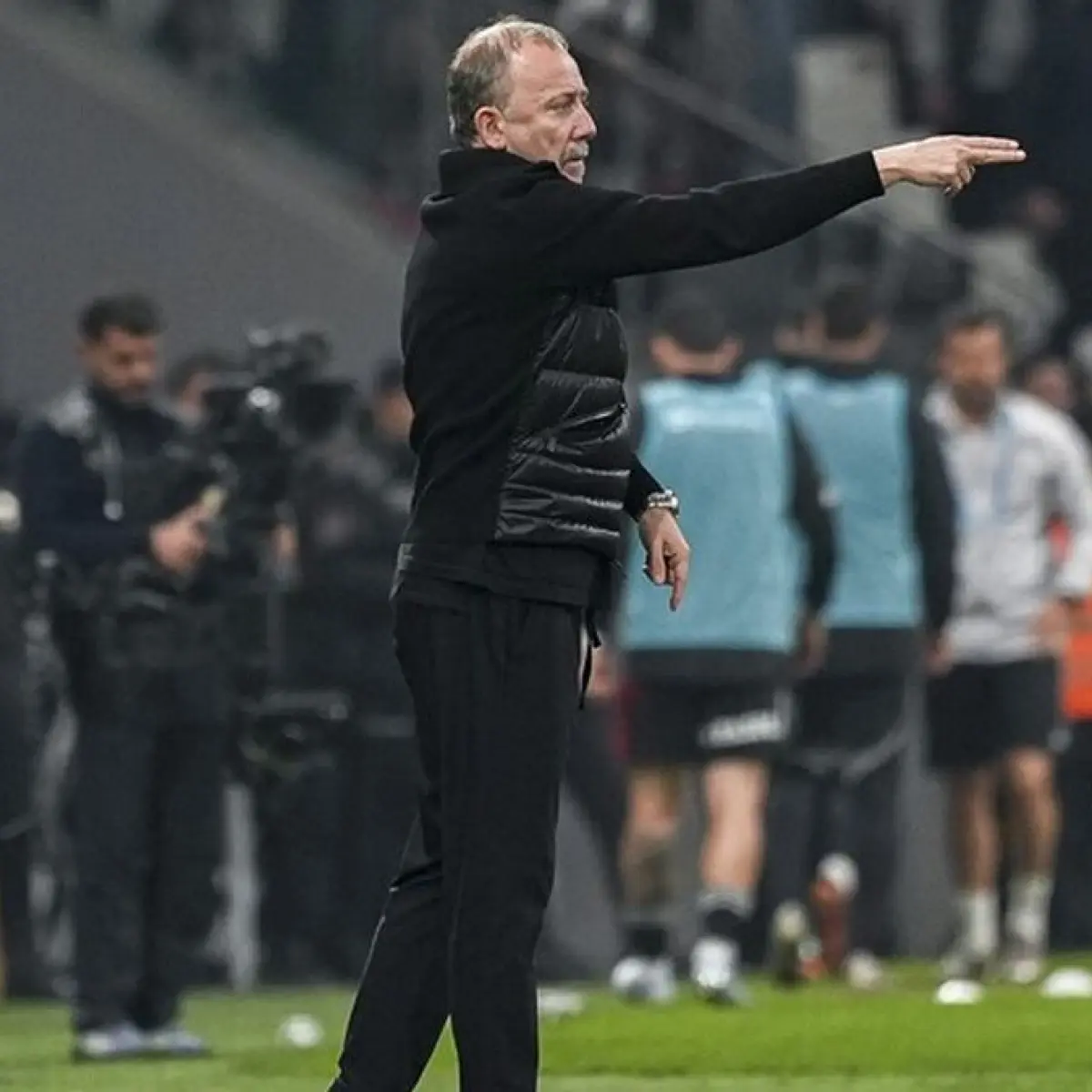 Ilustrasi: Sergen Yalçın Gelar Perombakan Skuad Besar-besaran Jelang Duel Krusial Kontra Gaziantep FK