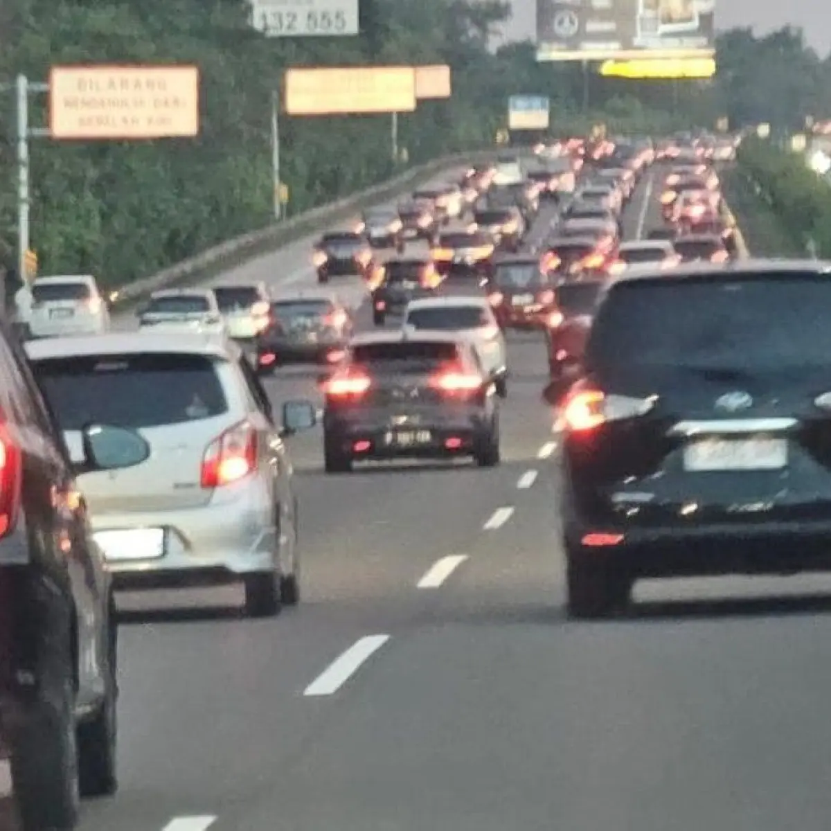 Jasa Marga Siap Ganti Rugi Pengemudi Terdampak Kerusakan Aspal Tol Jagorawi