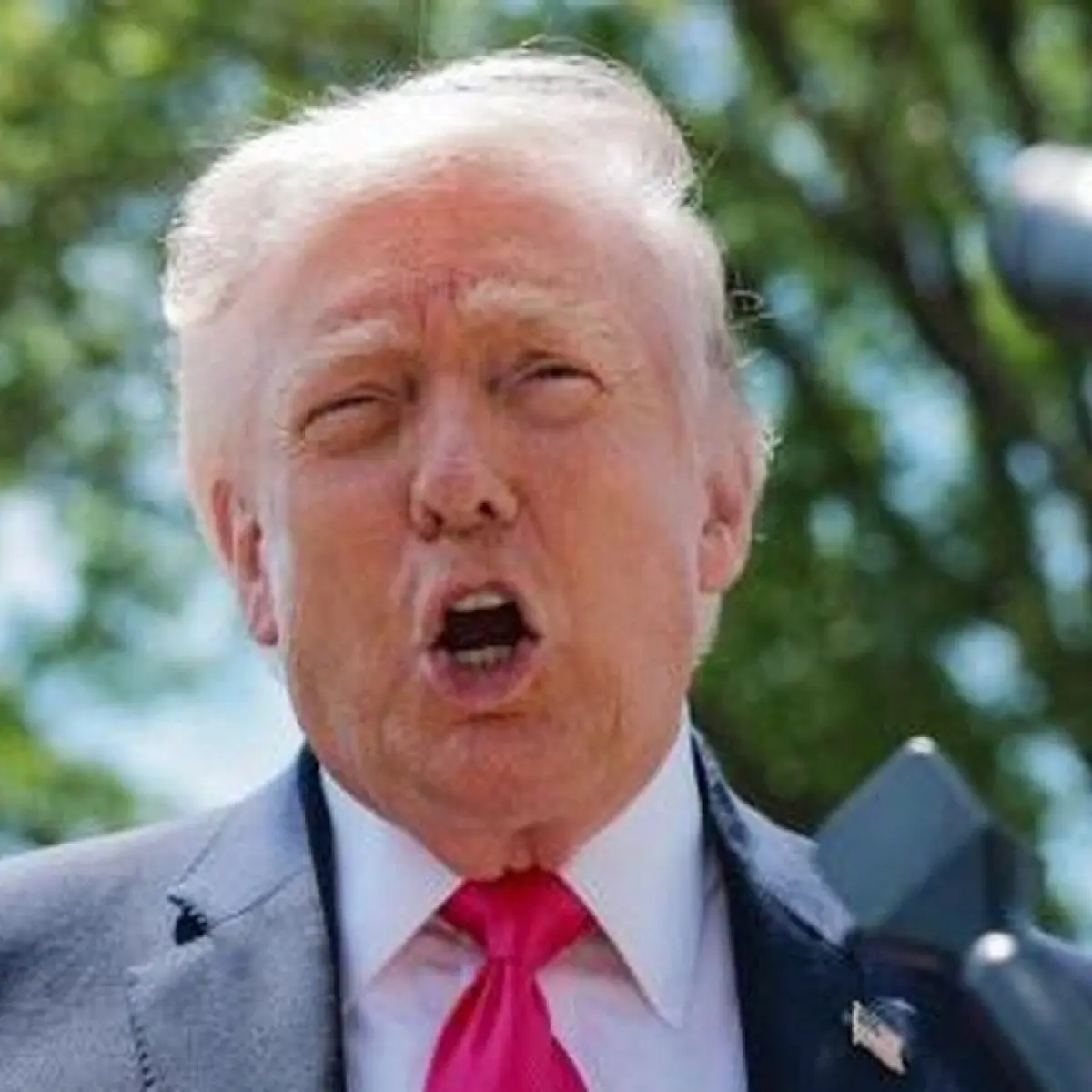 Eskalasi Retorika Global: Trump Sebut Kritik Kebijakan Luar Negeri Terkait Iran sebagai Tindakan Pengkhianatan