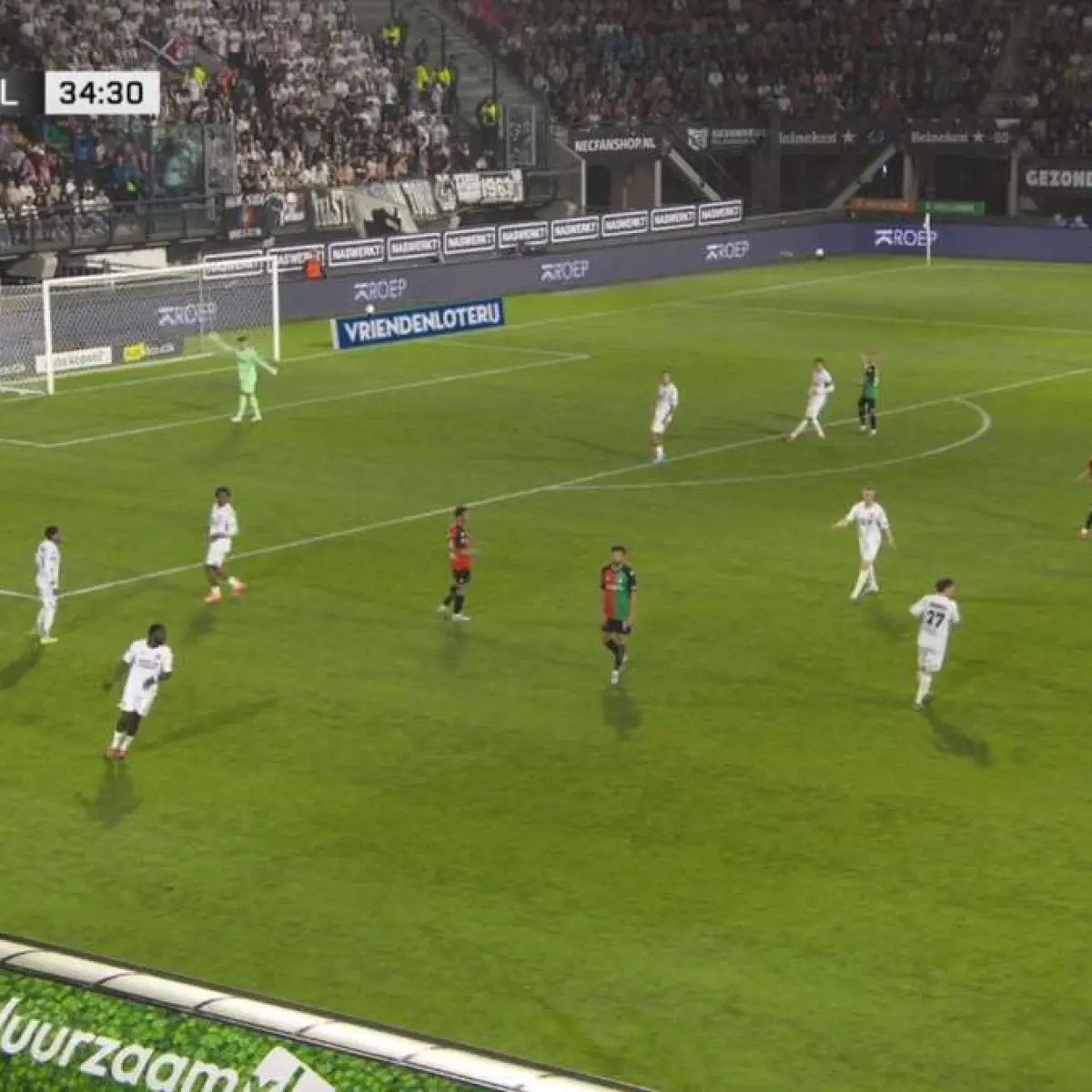 Hujan Badai Menerjang De Goffert: Laga NEC Nijmegen vs Telstar Terhenti Sementara