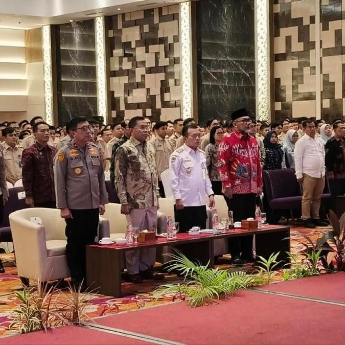 Foto: Gubernur Jambi Al Haris bersama pihak BGN serta SPPG dalam rakor Program MBG (Dok. Istimewa)