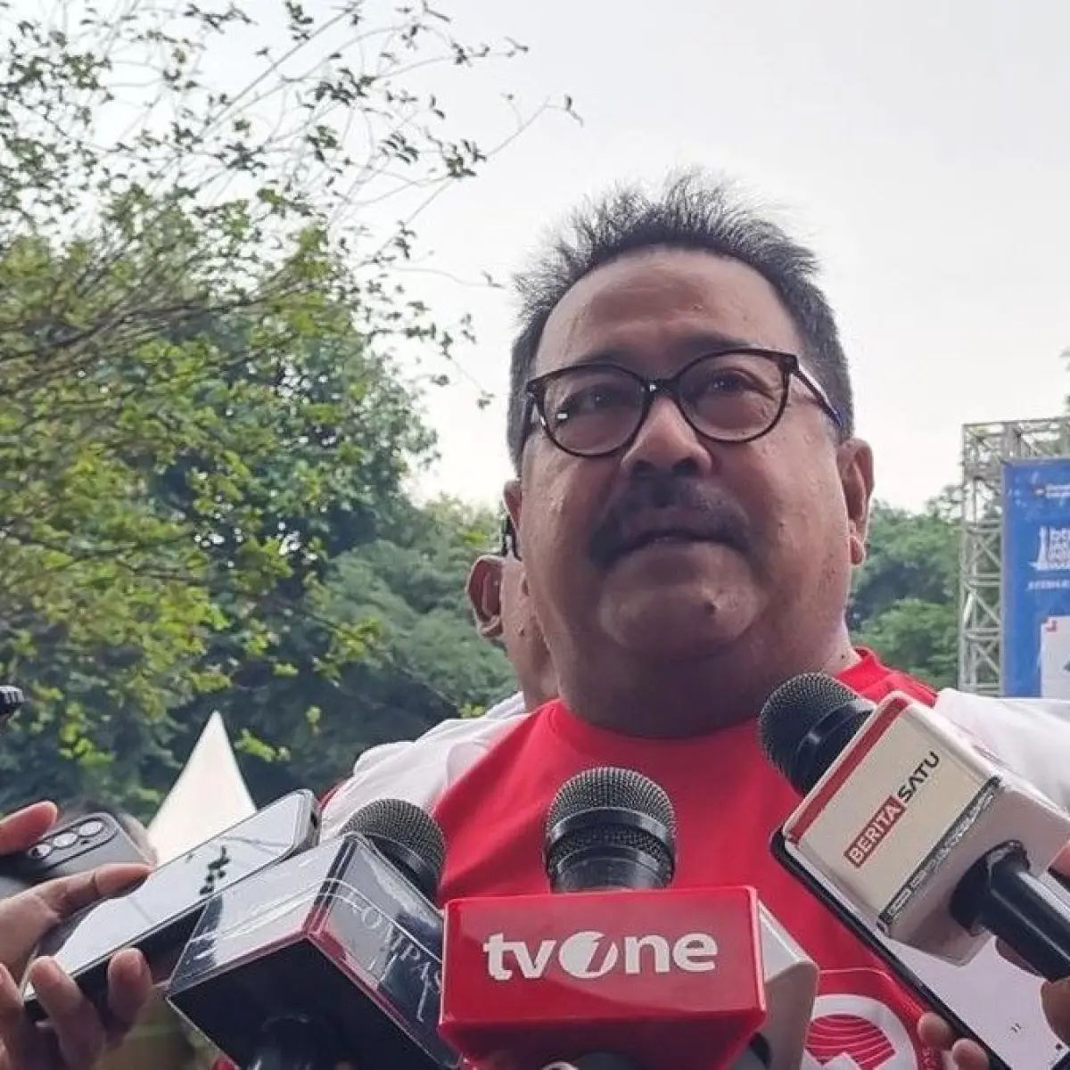 Komitmen PDIP Terwujud: Rano Karno Serahkan 59 Ribu Kartu Pekerja Jakarta untuk Kesejahteraan Buruh