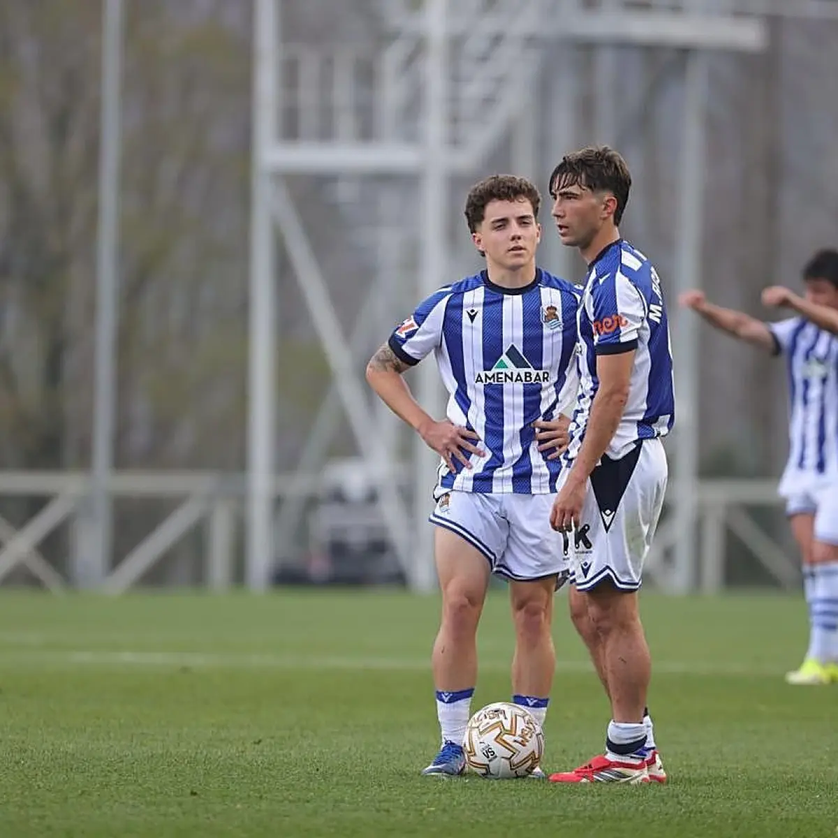 Adu Taktik di Zubieta: Real Sociedad B dan Burgos Berbagi Poin Tanpa Gol