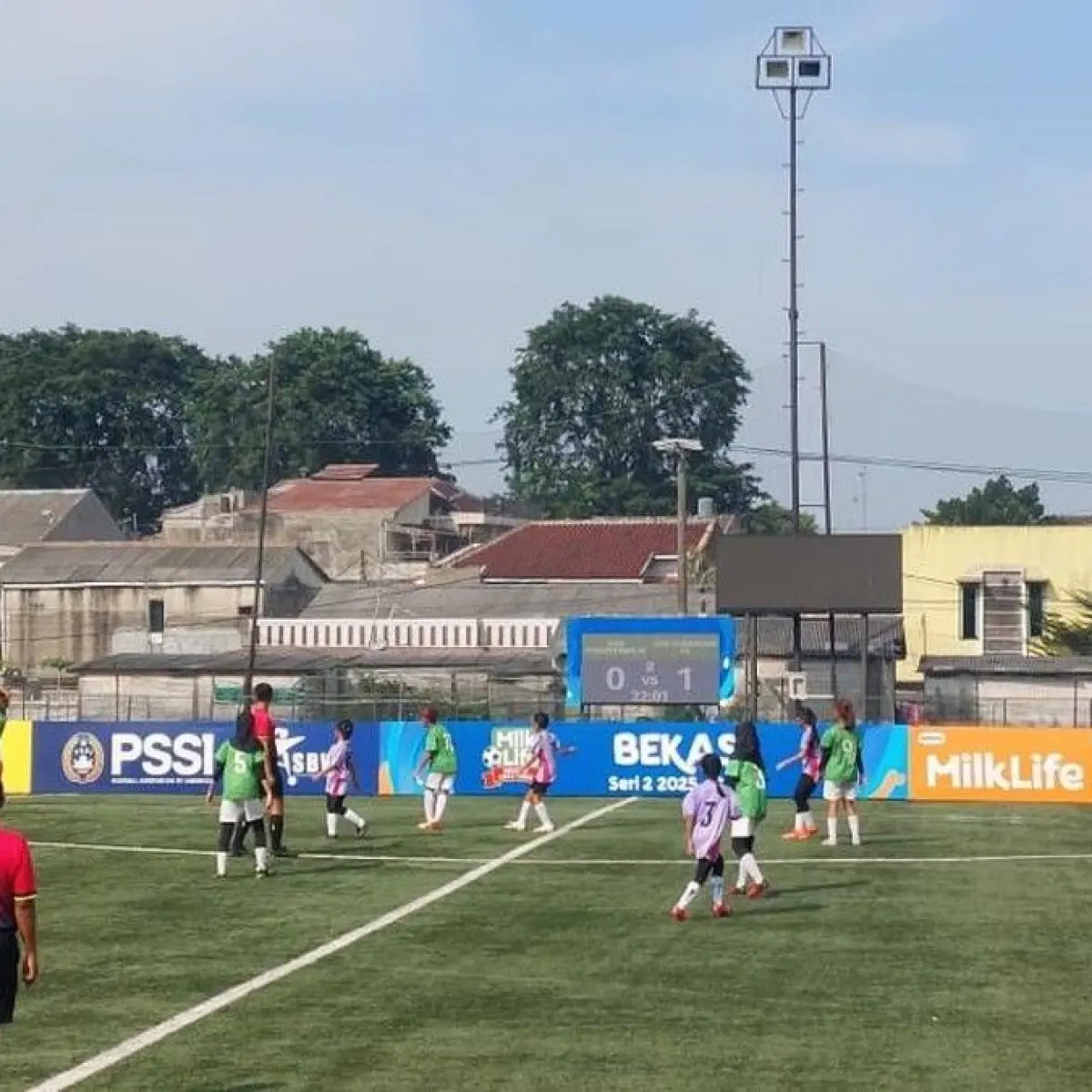 Dua Sekolah Dasar di Bekasi Ukir Prestasi Puncak dalam Ajang Pembinaan Sepak Bola Putri MilkLife Seri Kedua