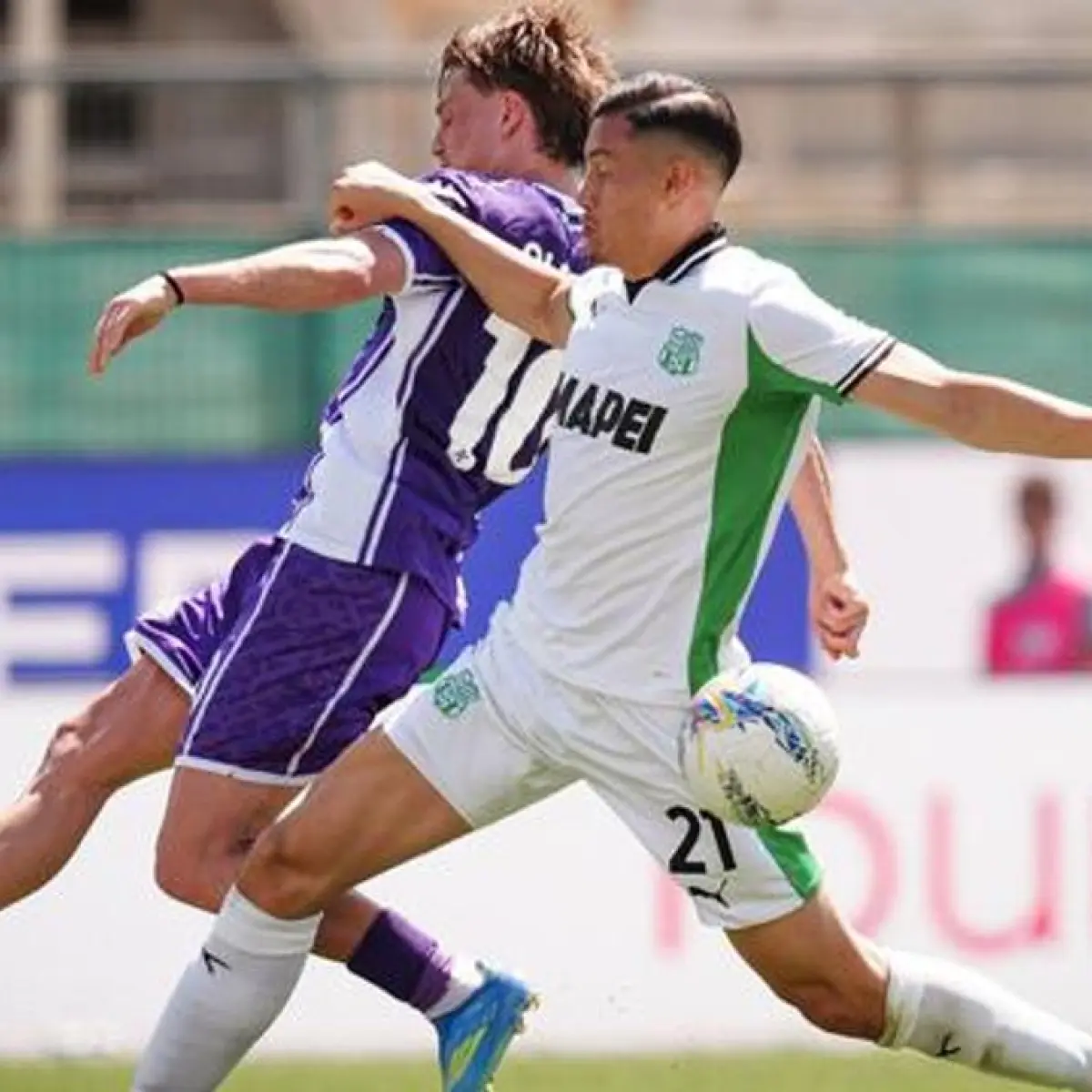 Kemenangan Sassuolo atas Milan Tercoreng: Jay Idzes Ditarik Keluar Akibat Cedera Tumit