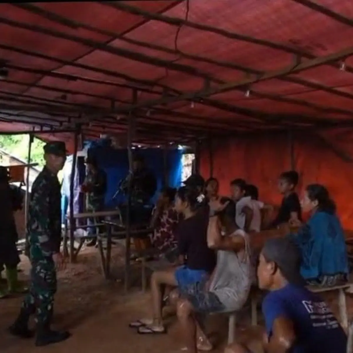 Pengamanan 16 WN Tiongkok di Tengah Penertiban Tambang Ilegal Gunung Botak oleh Aparat Gabungan