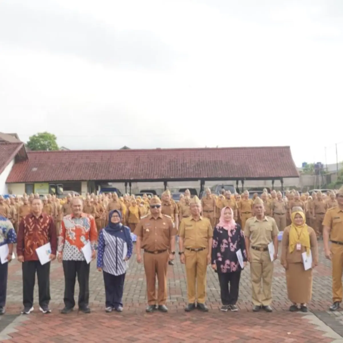Bupati Garut Apresiasi Kinerja ASN Melalui Penyerahan SK Pensiun dan Kenaikan Pangkat