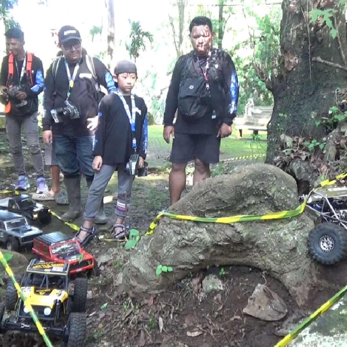 Adu Ketangguhan Mobil RC Skala Miniatur di Lintasan Ekstrem Selokambang Lumajang