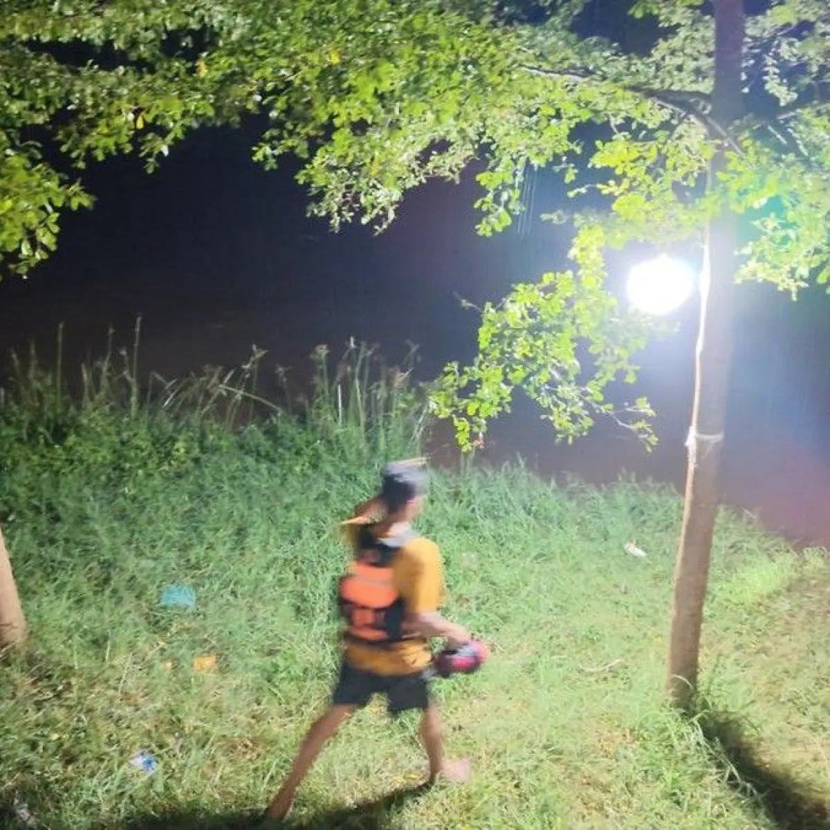 Pencarian Tiga Hari Berakhir Sedih, Jasad Bocah Tenggelam di Sungai Kriyan Cirebon Ditemukan