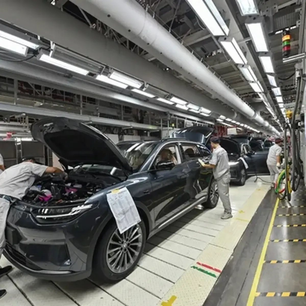 Indomobil Mulai Produksi Lokal Leapmotor di Purwakarta, Siap Debut di GIIAS 2026