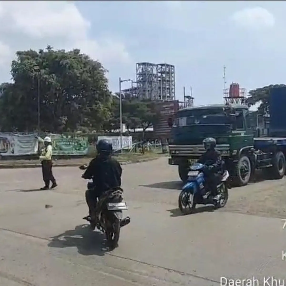 Lalu lintas di Cilincing Jakarta Utara macet pagi ini (Foto: Dok. Istimewa)