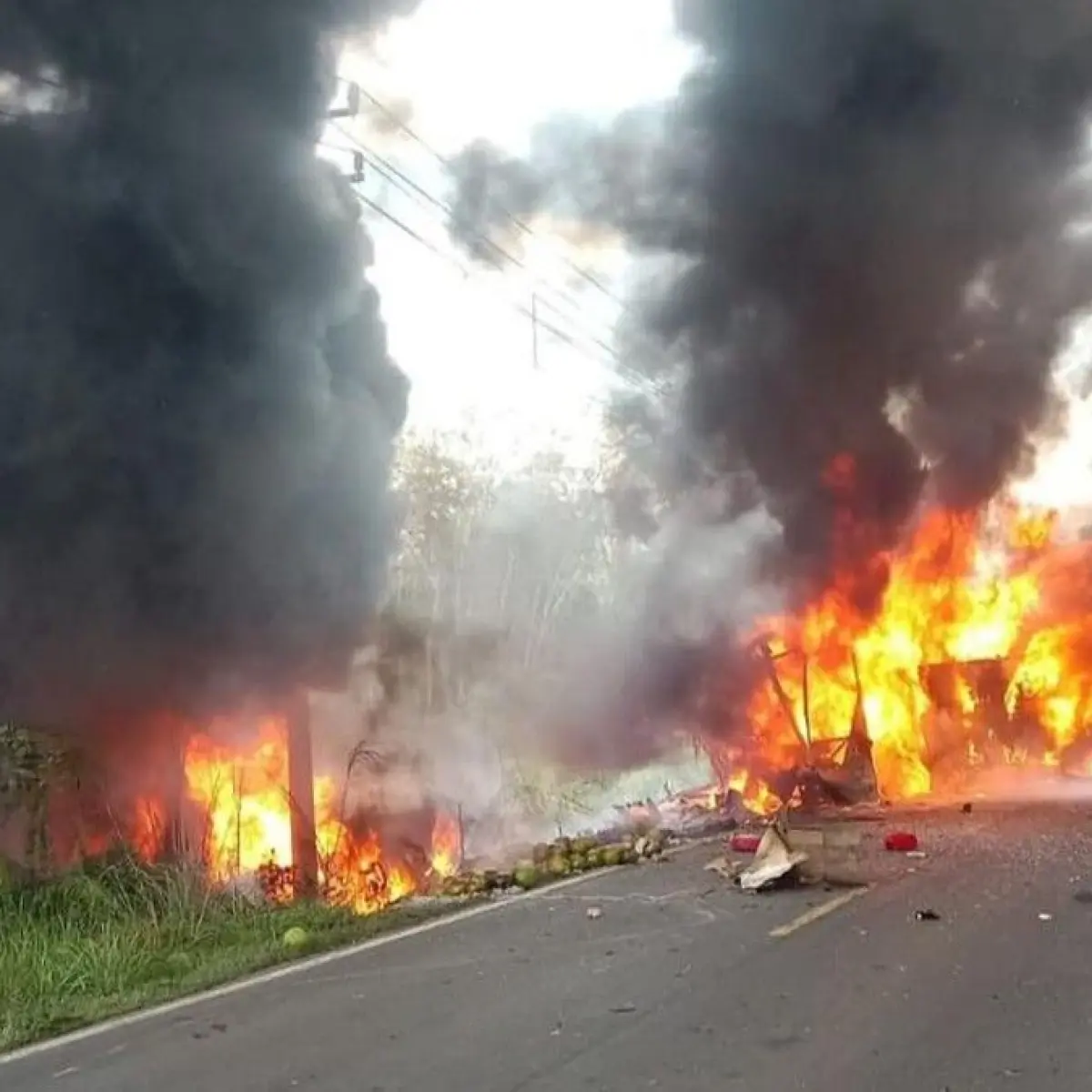 Foto: Bus Antar Lintas Sumatera (ALS) terbakar di Muratara, Sumatera Selatan (Dok Istimewa)