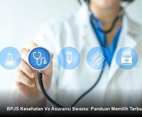Konsultan keuangan profesional sedang menjelaskan dokumen polis asuransi kesehatan kepada sepasang suami istri yang tampak tenang dan optimis di ruang pertemuan yang modern.