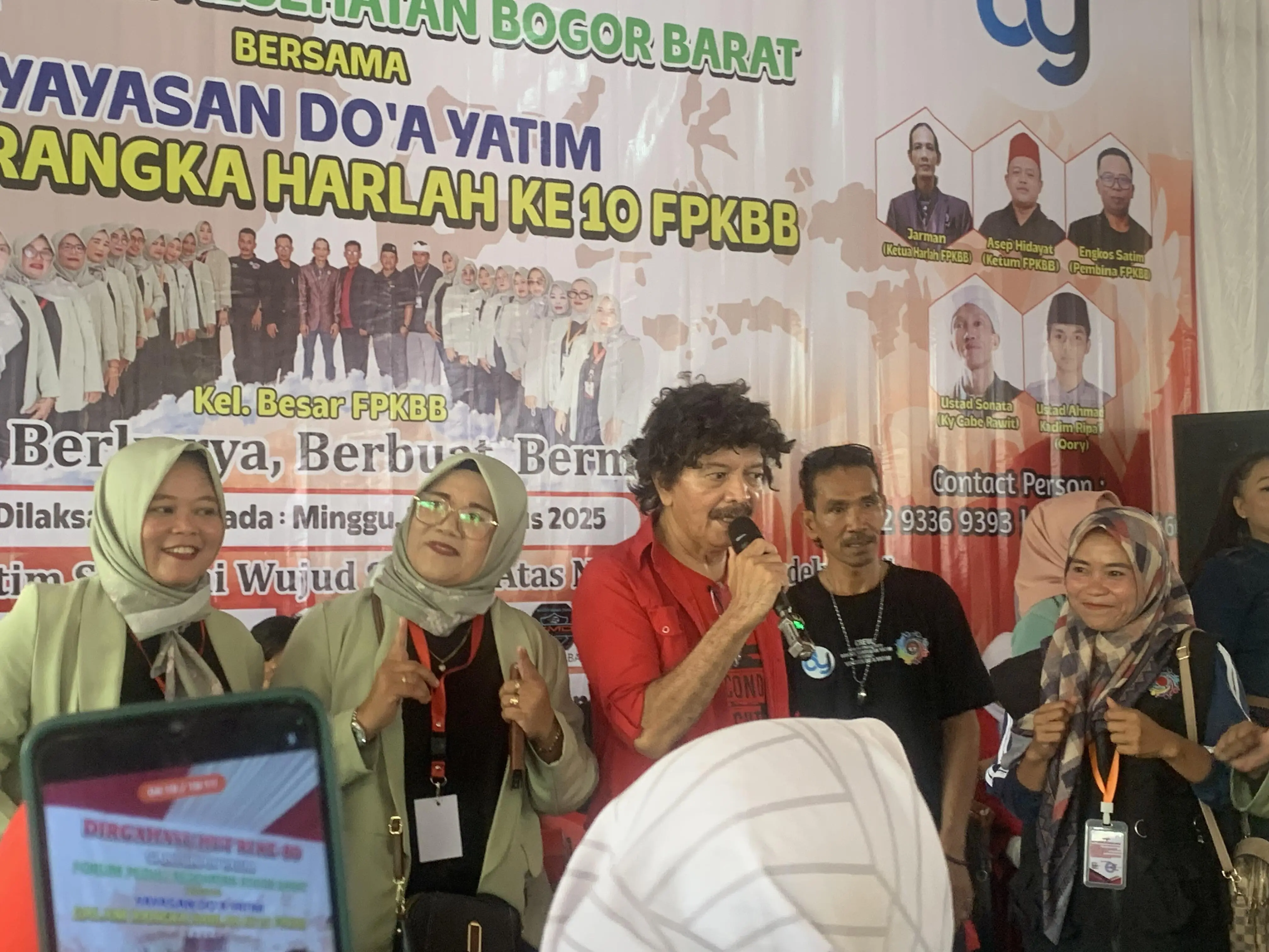 Caca Handika Guncang Panggung HUT FPKBB ke-10 di Leuwiliang, Para Relawan Sosial Bogor Barat Ikut Bahagia