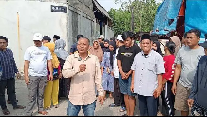 Warga Kp.Cijengir Curug menuntut APH Segera berikan Kebijakan terkait Ketua RW 03 dan RT 06 Di bebaskan