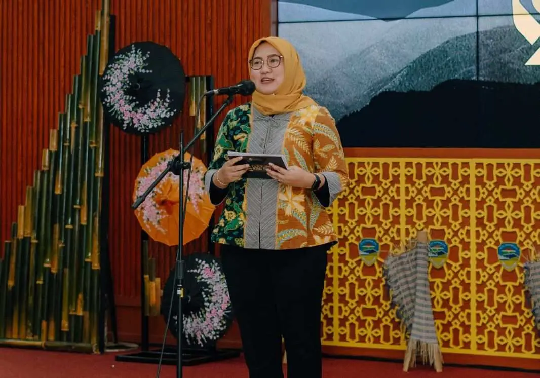 Nissa Rengganis Stafsus Menteri Kebudayaan Membuka Tour Promosi Budaya Priangan Timur