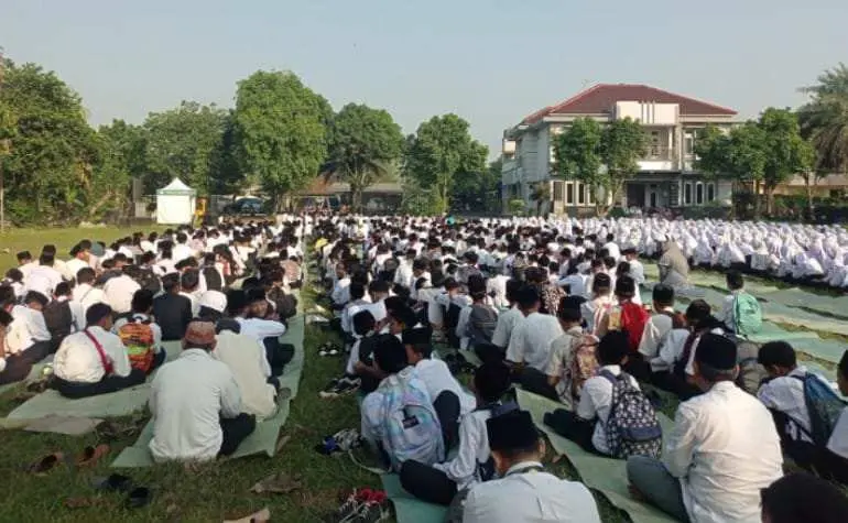 Camat Rajeg Ikut Serta Gema Dzikir dan Lantunan Sholawat Berkumandang 