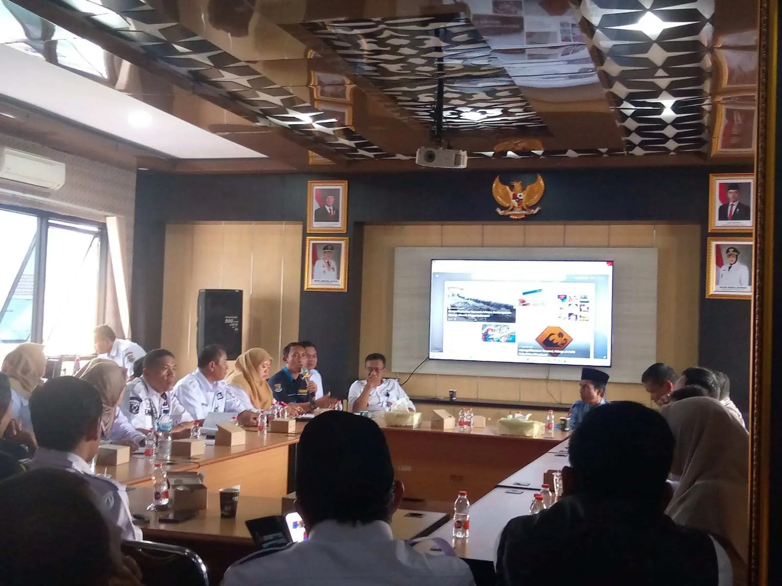Camat Rajeg Pimpin Rapat Pematangan Persiapan HUT RI ke-80 Kecamatan Rajeg Tahun 2025, ke