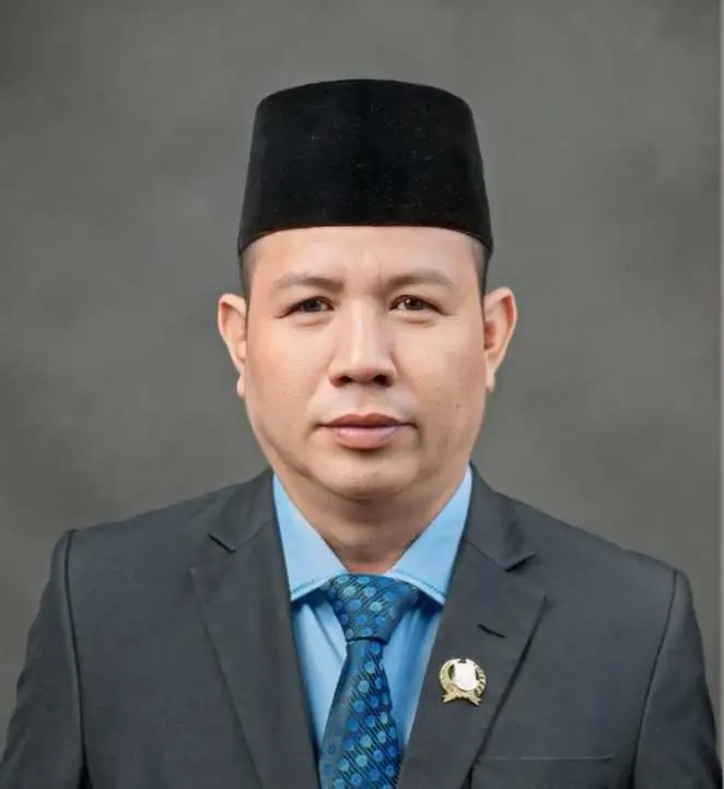 Dewan Minta  Kepsek SMAN dan SMKN DiMutasi