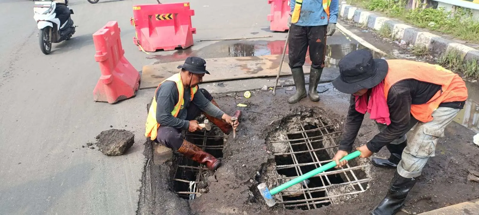 Respon Cepat Perbaikan Lubang Jalan Jembatan Kukun, Media Center Rajeg Bisa Jadi Jembatan Komunikasi Masyarakat dan Pemerintah