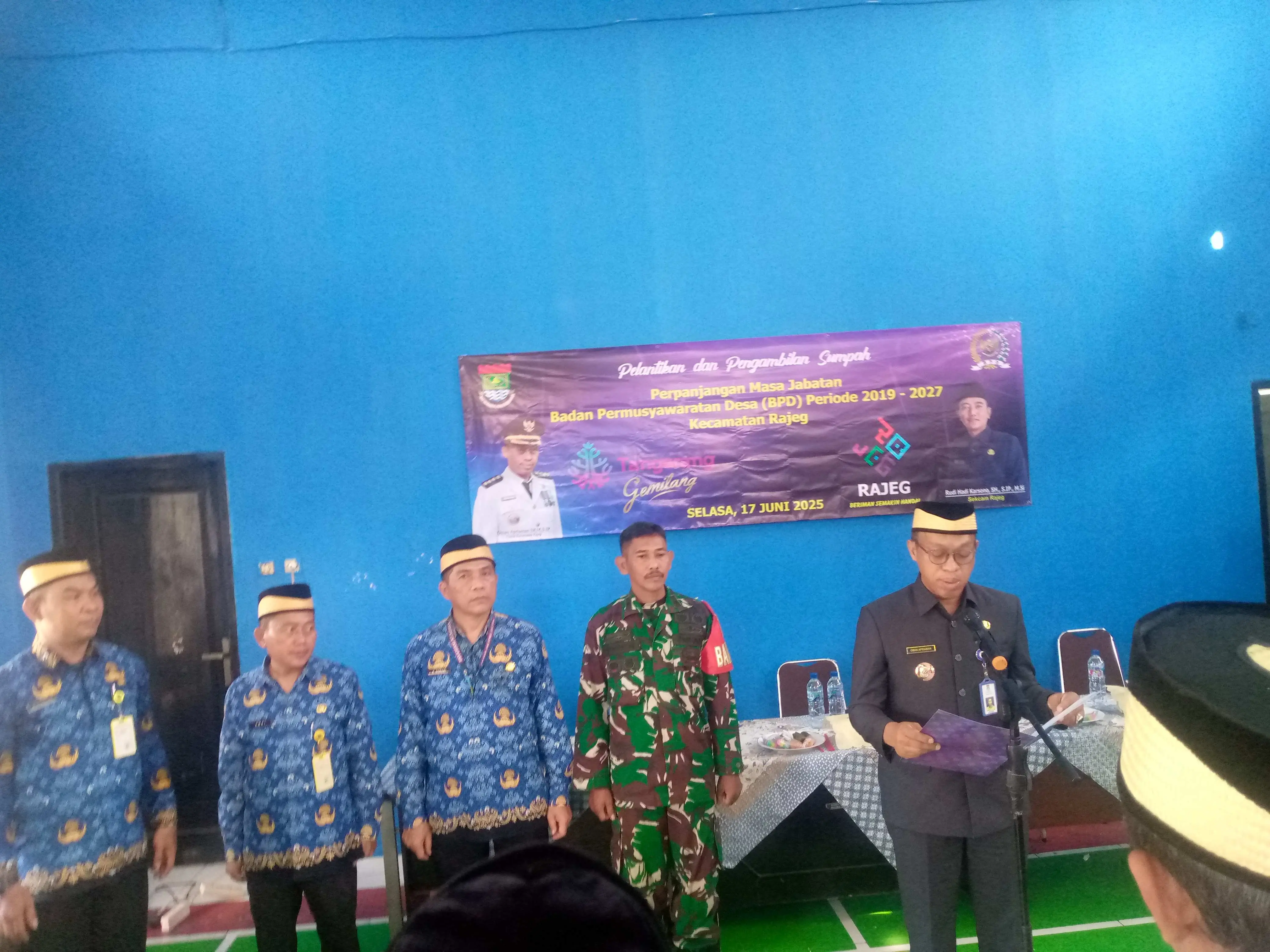 Camat Rajeg Oman Apriaman Lantik 102 Anggota BPD Se-Kecamatan Rajeg 