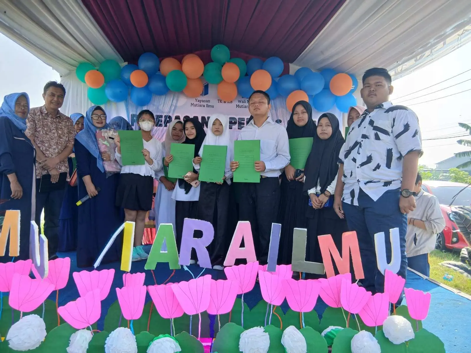 Pentas Seni dan Kreativitas Siswa Warnai Momen Kelulusan di PKBM Mutiara Ilmu