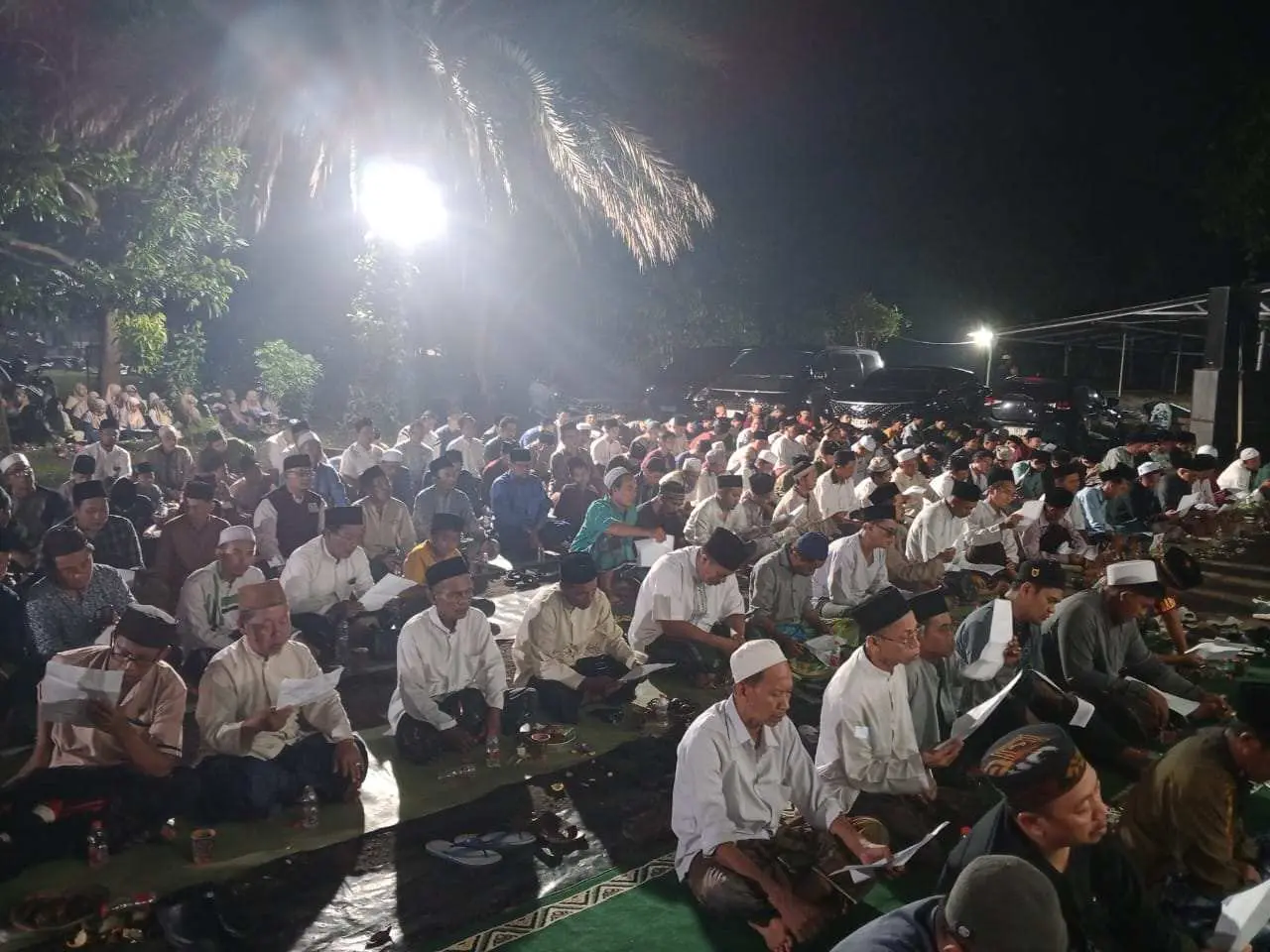 Pembukaan  Pengajian Bulanan Warga Geruduk Rumah Tokoh Rajeg 