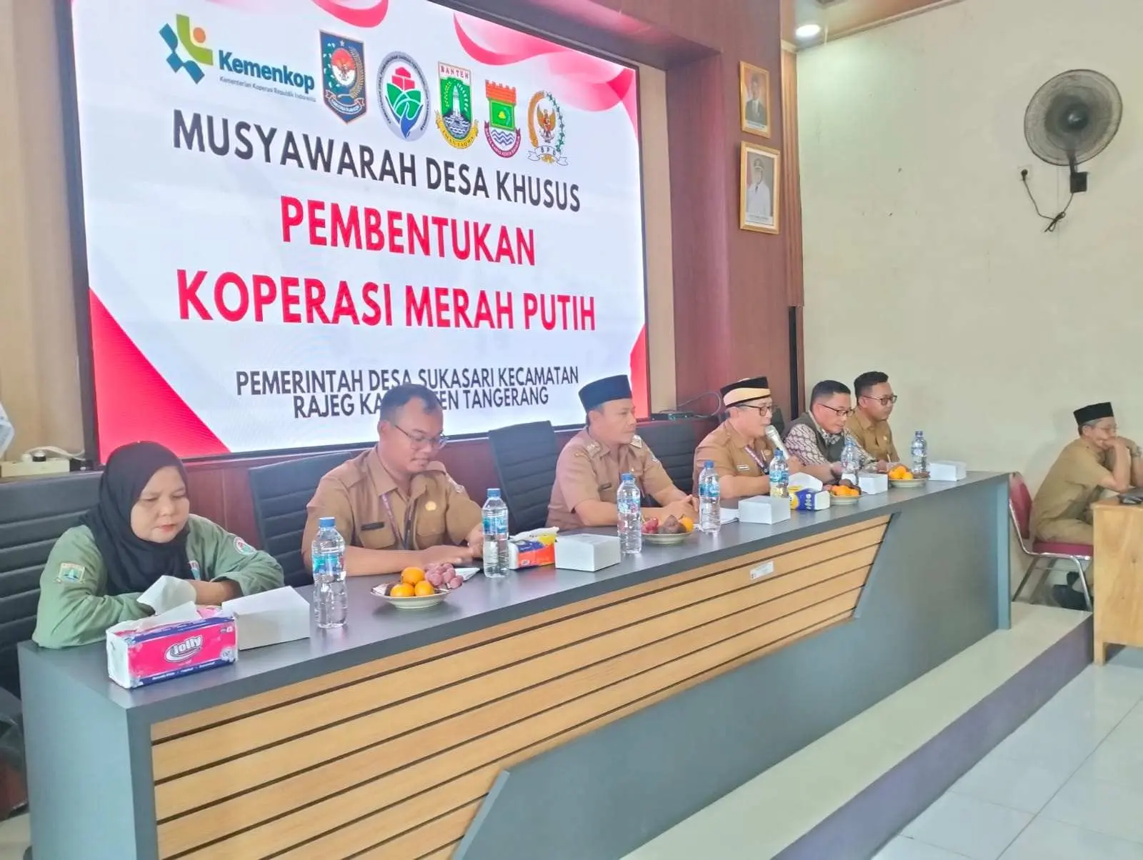 Mukhlis Kepala Desa Sukasari Dan BPD Gelar Musdesus Sosialisasi Pembentukan Pengurus Koperasi Merah Putih 