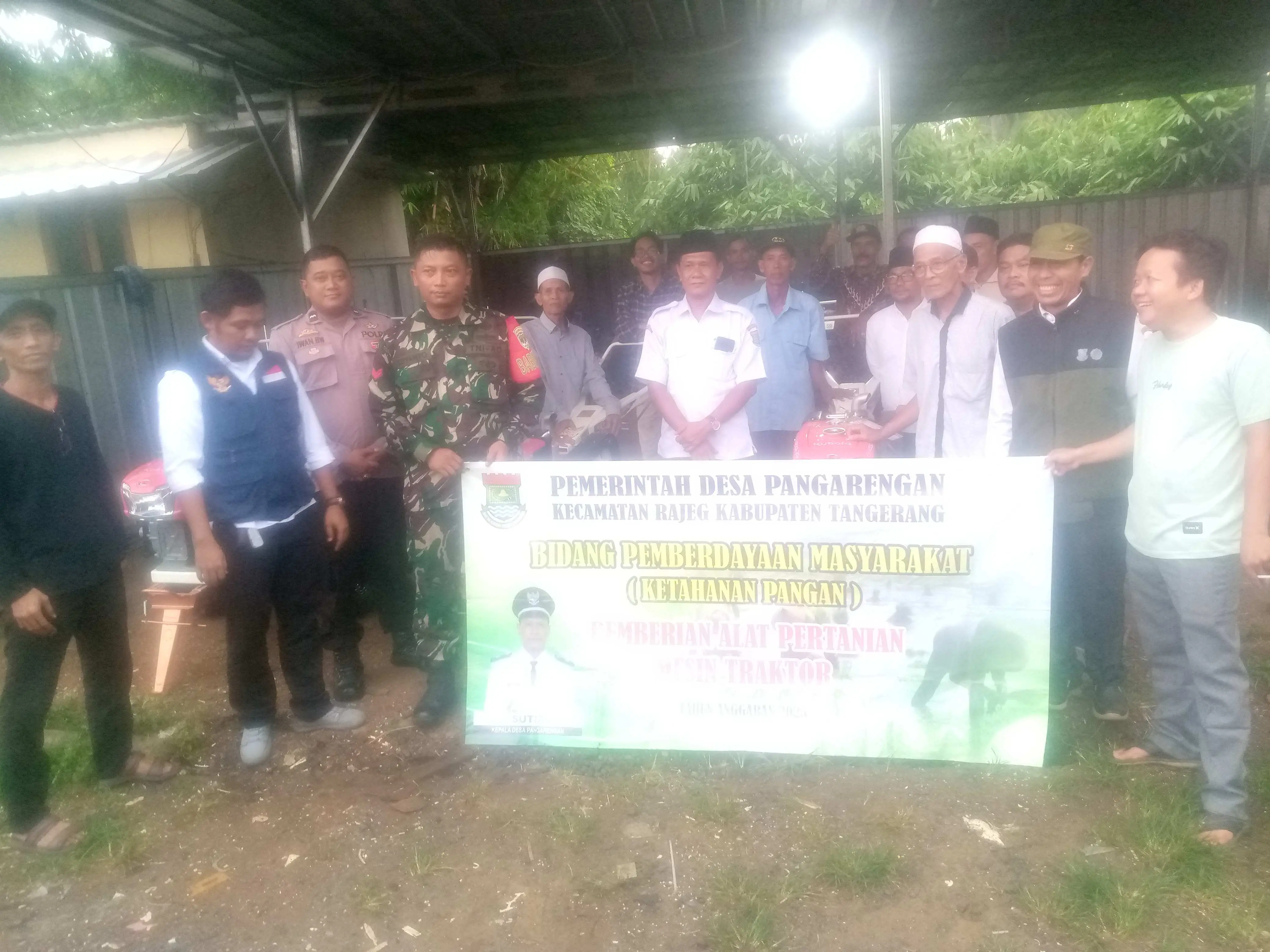 Tujuh Kelompok Tani Desa Pangarengan Dapat Bantuan Hand Traktor