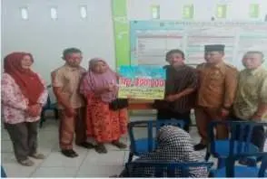 Sumringah, Usai Idul Fitri Jeranglah Tinggi Salurkan BLT Kepada 19 KPM