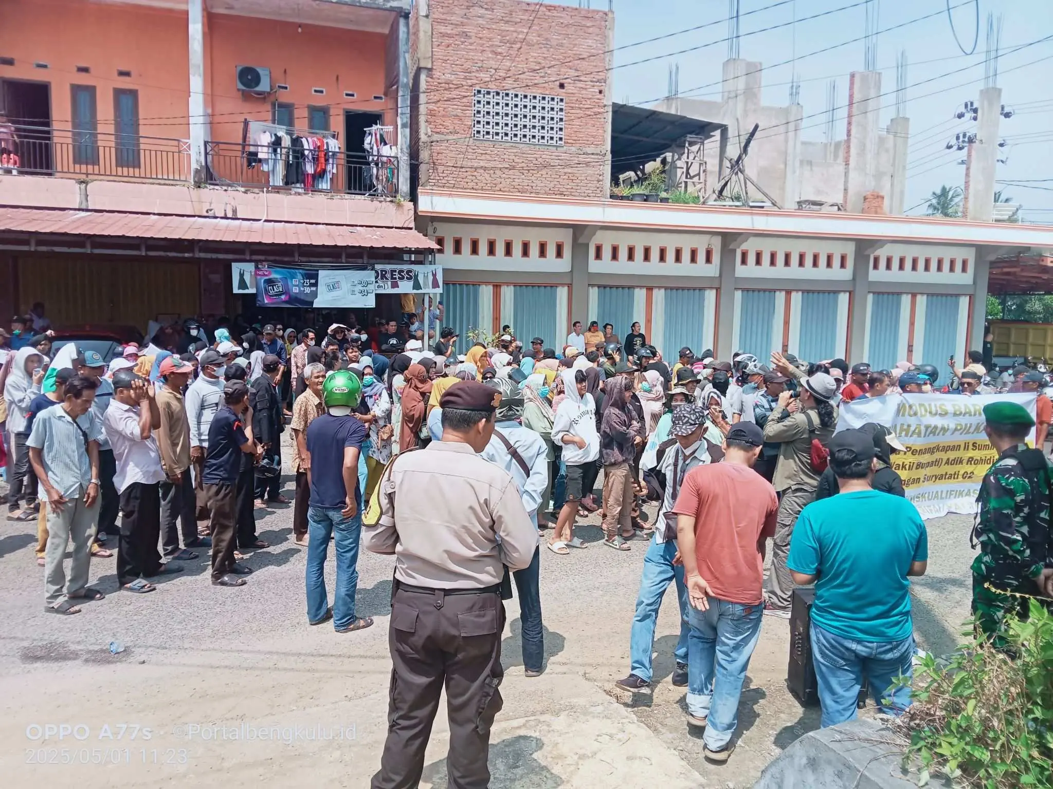 Penghentian 20 Laporan oleh Bawaslu Bengkulu Selatan Dipertanyakan, Ribuan Massa Kembali Gelar Aksi Damai di Bawaslu