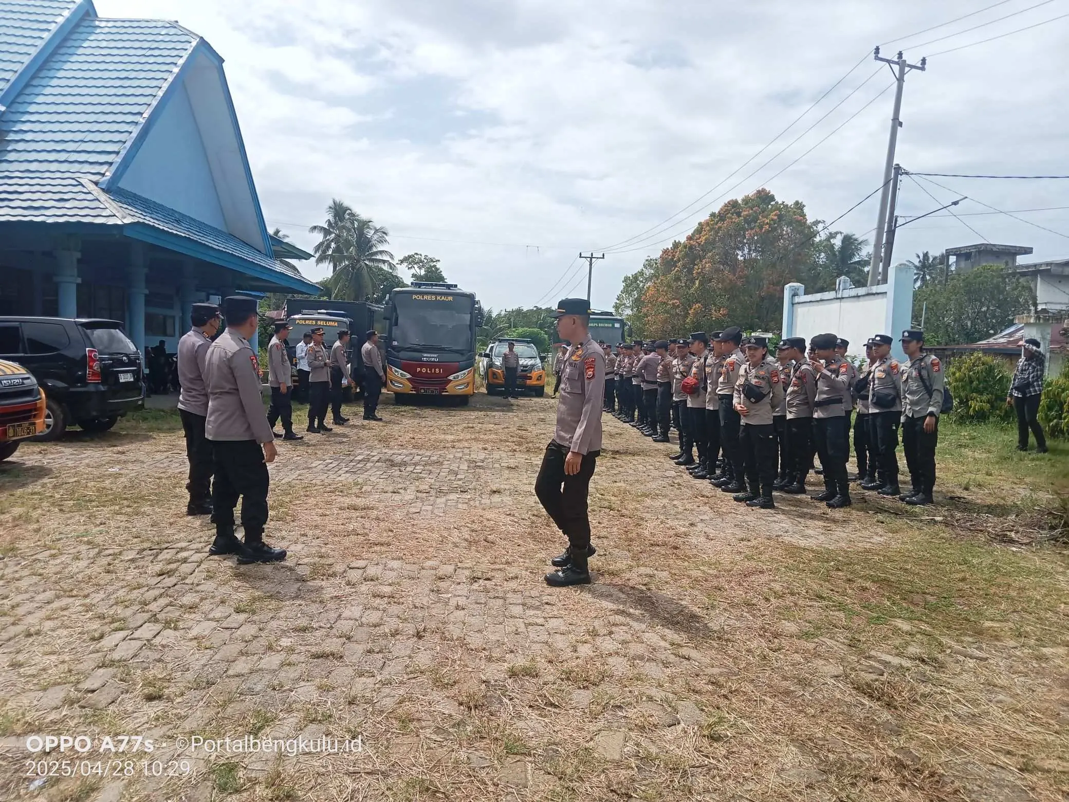 Polisi Amankan Aksi Damai di Bawaslu Bengkulu Selatan