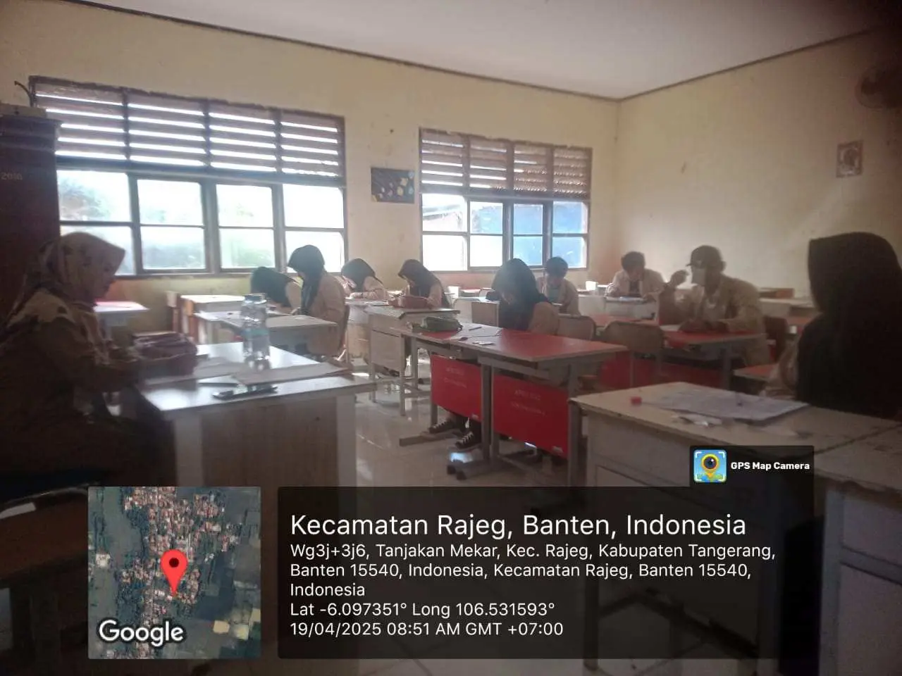 PKBM Mandiri Selenggarakan Ujian Paket C Dengan Tertib