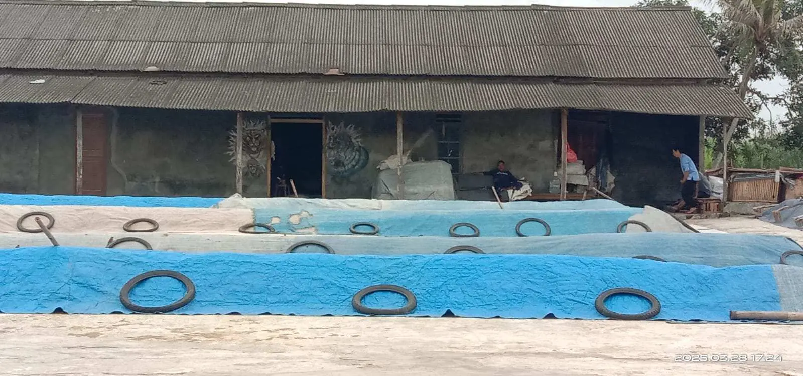 Pengelola Sampah Beralih Profesi Jadi Pabrik Gilingan Beras di Kampung Tegalsari