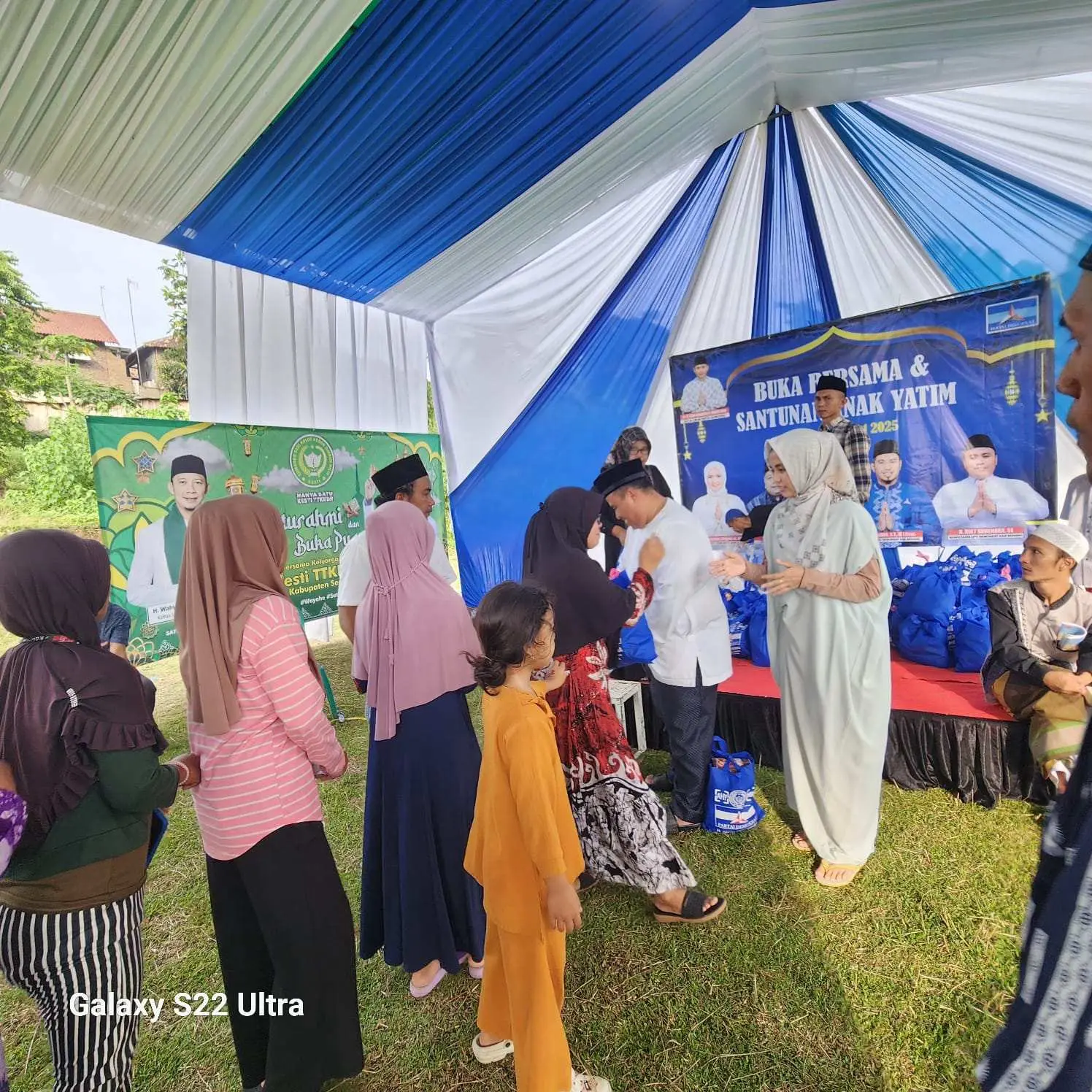 Jelang Idul Fitri, Riky Suhendra Santuni Yatim Dan Janda