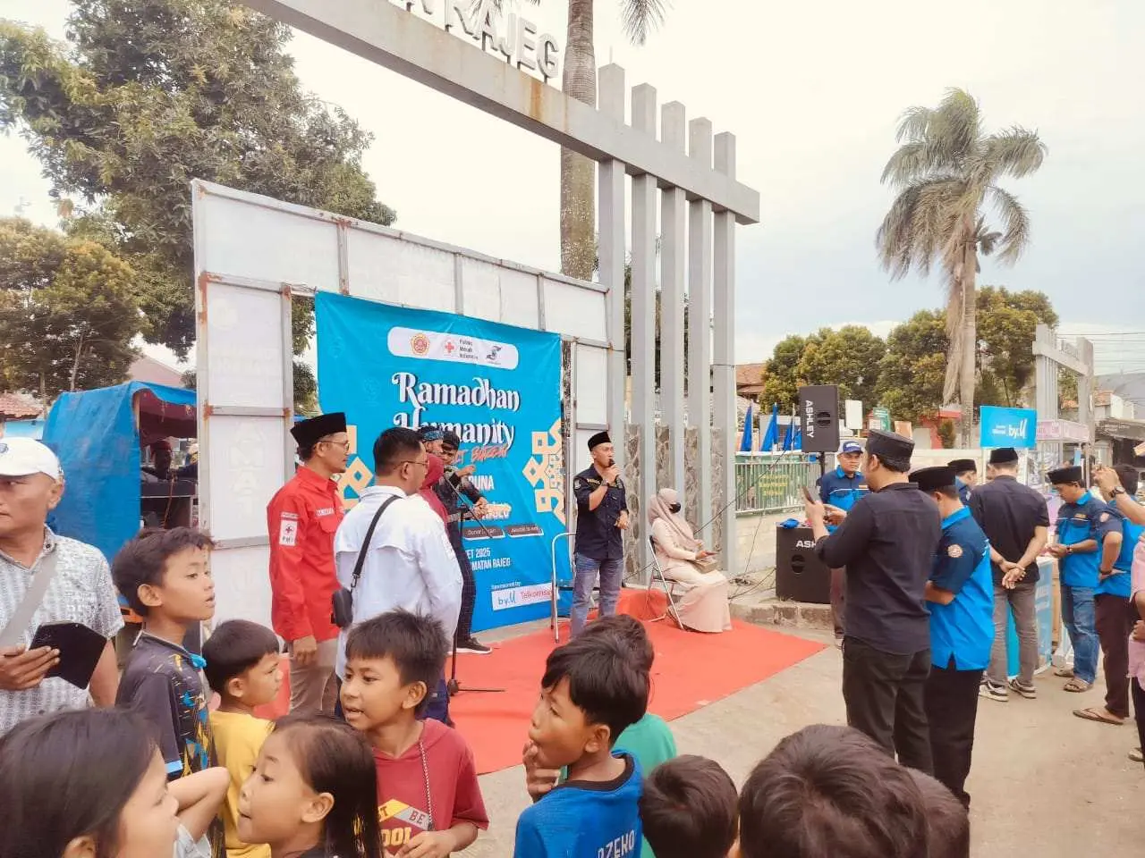 Karang Taruna Kolaborasi Dengan PMI dan Komunitas Aku Mau Bantu Dalam Ramadhan Humanity