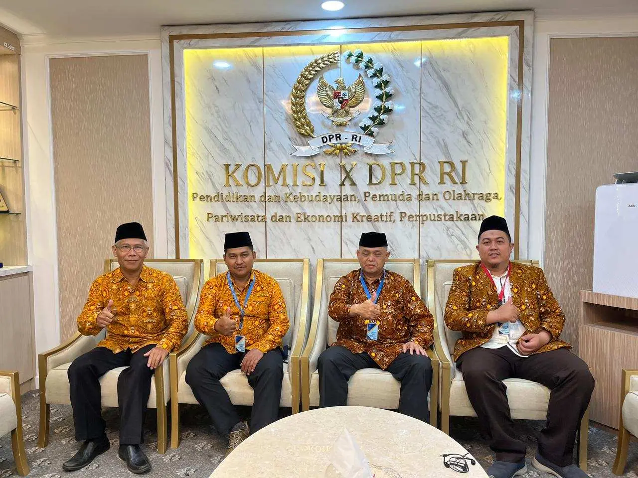 Prabowo Umumkan THR dan Gaji Ke-13, AGPAII: Kami Hanya Bisa Ngelus Dada