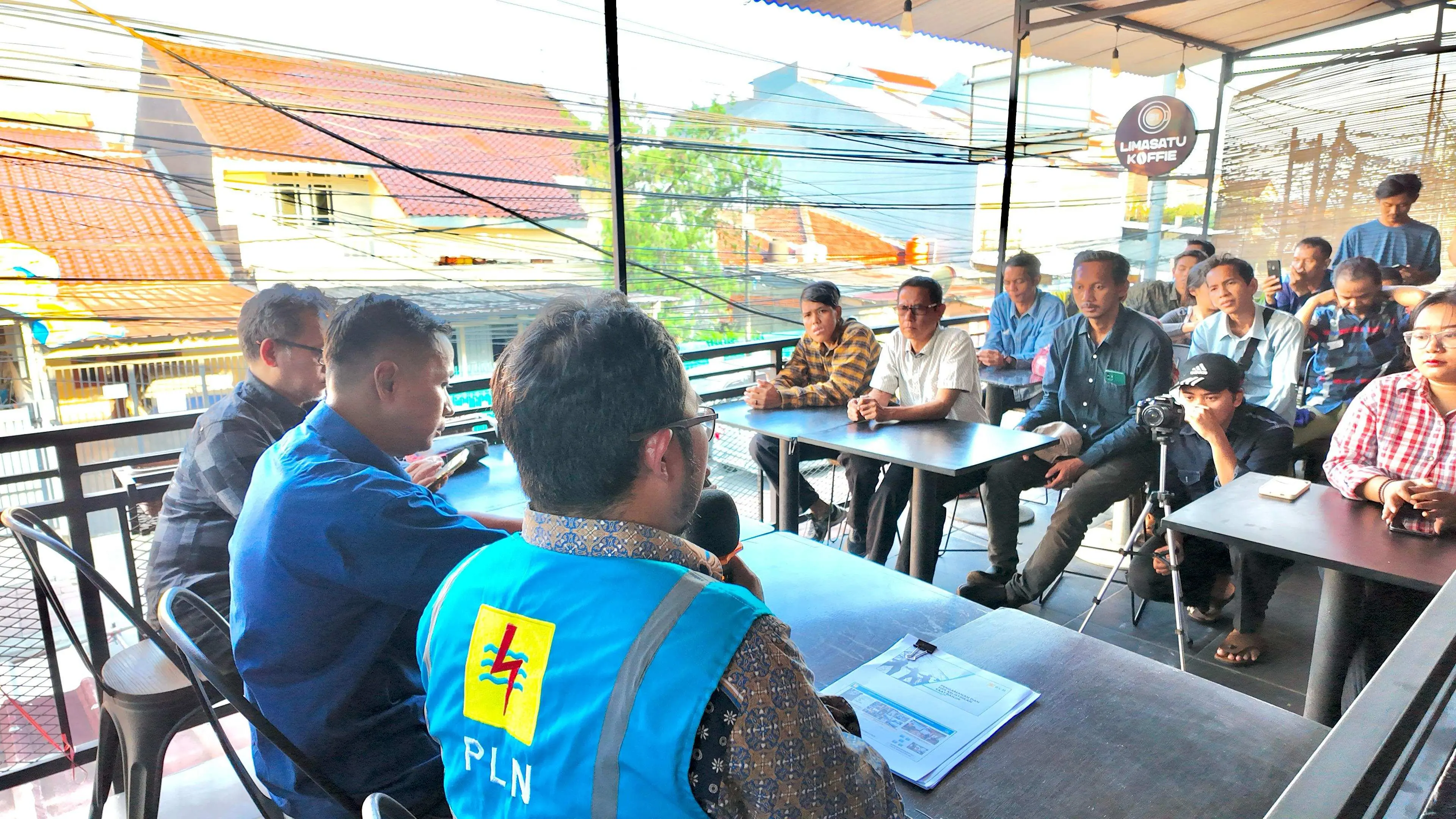 PLN Perketat Pengawasan Kelistrikan di Musim Hujan, Pastikan Keamanan Warga