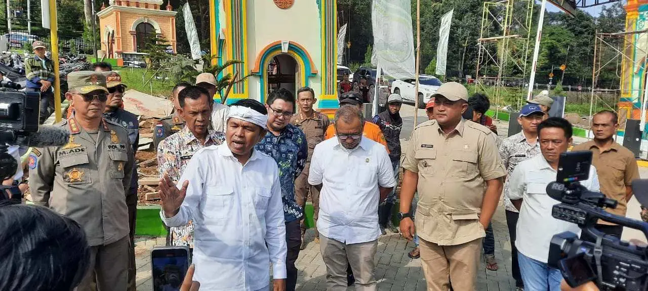 Dedi Mulyadi Instruksikan Pembongkaran Kawasan Wisata Hibisc Fantasy Puncak Bogor