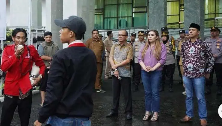 Begini Respons Karina Soerbakti Atas Aksi Unjuk Rasa Mahasiswa Tolak Efisiensi Anggaran Pendidikan di Kota Bogor