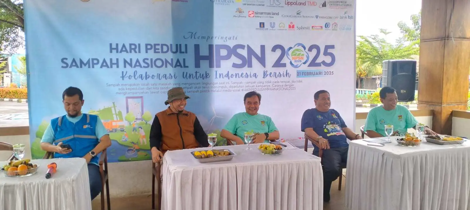 Pemkab Tangerang Laksanakan Penanaman Mangrove hingga Bersih-bersih Pantai pada HPSN 2025