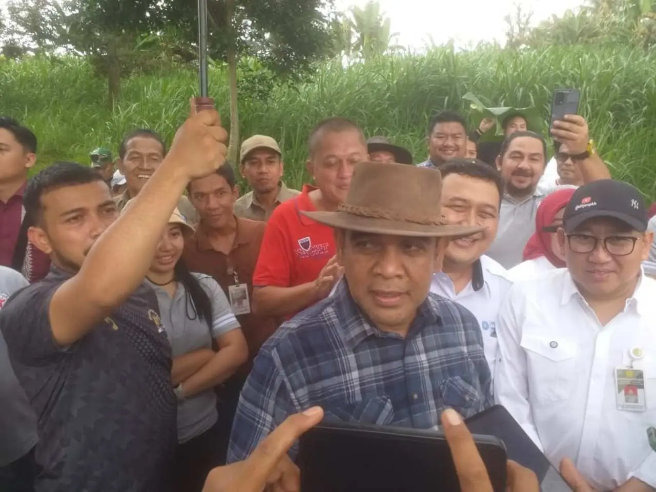 Ahmad Muzani Sebut Ketersediaan Susu Belum Cukup Jika Diwajibkan Susu Segar di Program Makanan Bergizi Gratis di Kabupaten Bogor 