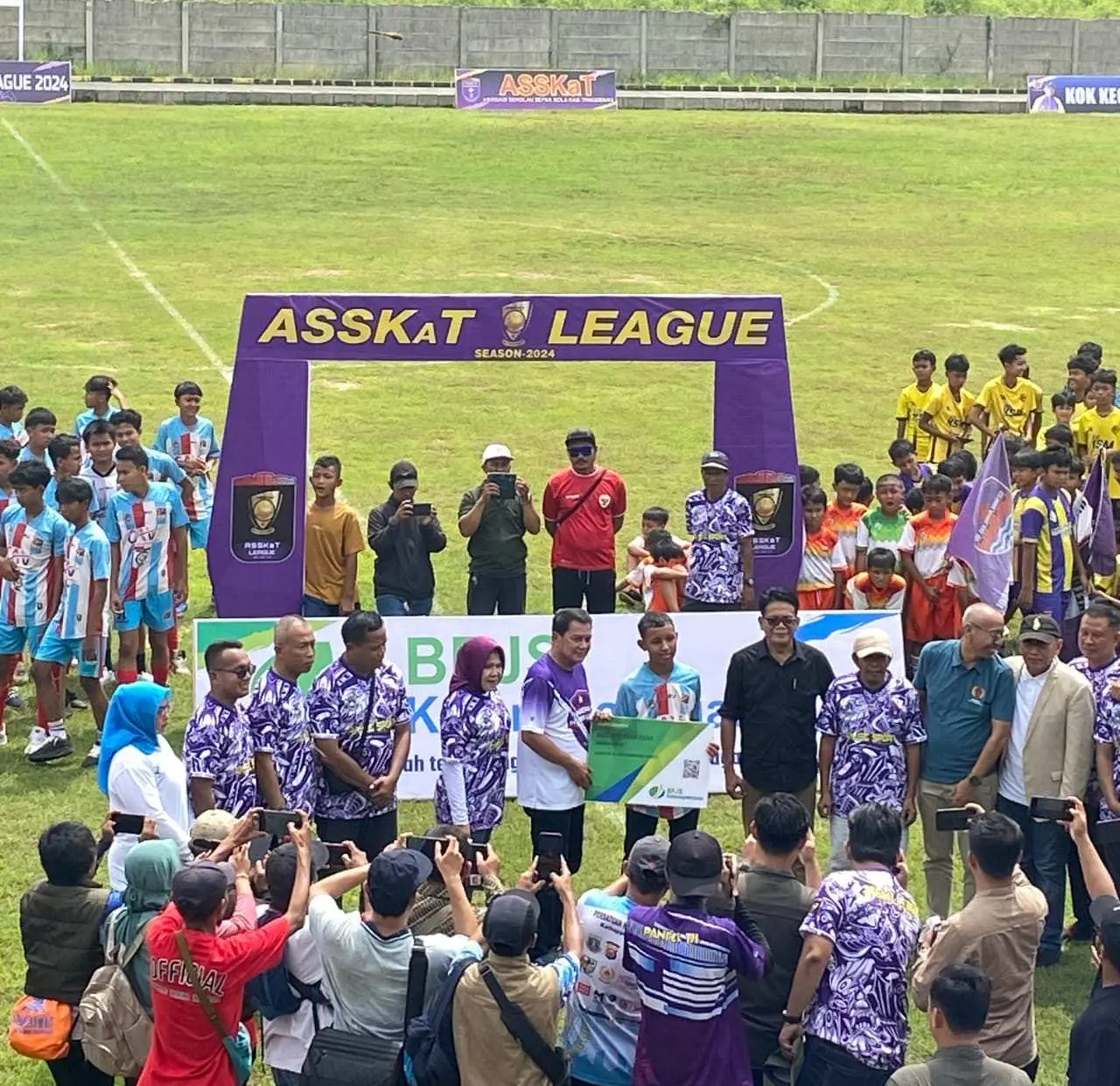 H. Moch Maesyal Rasyid Dewan pembina ASSKAB Tangerang Resmi Membuka Ceremony Kejuaraan ASSKaT League 2024-2025